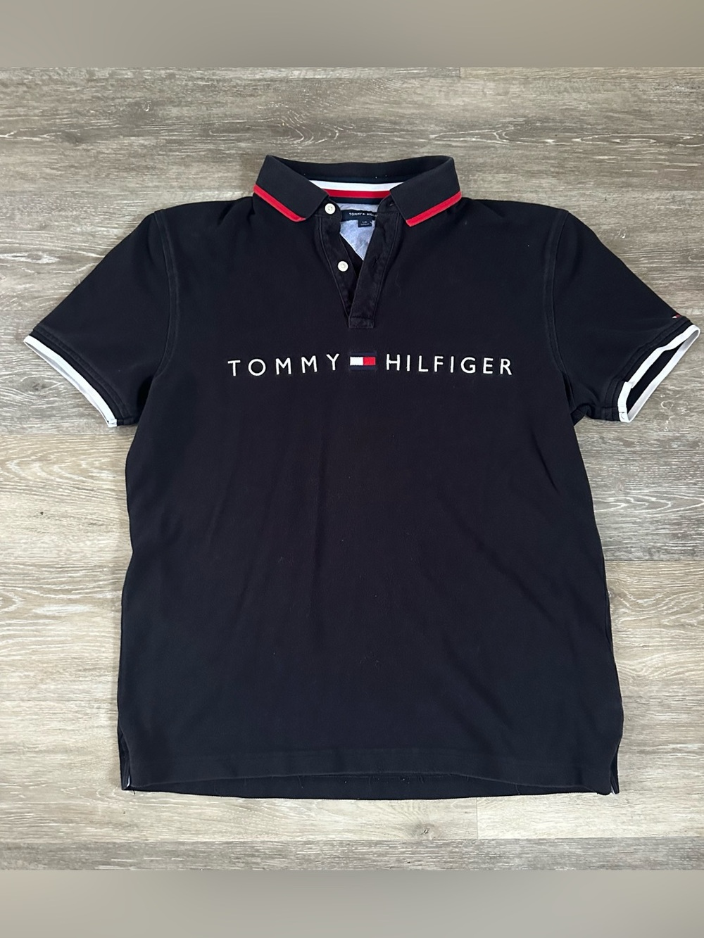 Men’s Tommy Hilfiger polo Sz L Tommy Hilfiger logo